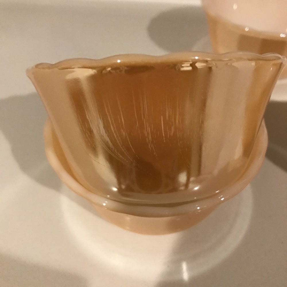 Fire king small, scalloped custard cups in peach